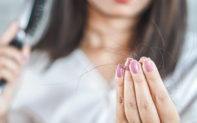 Debilitamiento y caída del cabello. ¿Cuáles son las causas? ¿Y las soluciones?